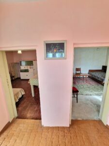 Продава къща с голям двор в село Плачидол​