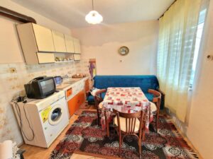 Имоти Денева Продава двуетажна къща в с. Котленци​