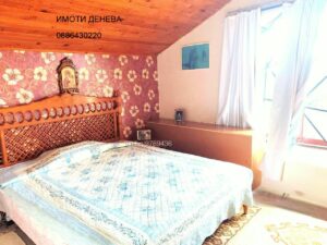 ИМОТИ ДЕНЕВА предлага голяма, триетажна, тухлена къща в с. Сливенци, само на 20километра от областен гр. Добрич.