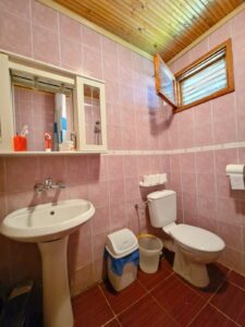 Имоти Денева продава къща в село намиращо се на 5 км.от гр. Добрич​