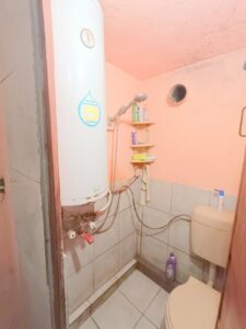 Продава къща в село Царевец​
