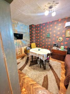 Тухлен, тристаен апаргамент до у-ще Славейков в гр. Добрич