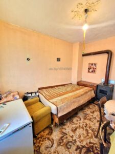 Тухлен, тристаен апаргамент до у-ще Славейков в гр. Добрич