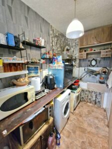 Тухлен, тристаен апаргамент до у-ще Славейков в гр. Добрич