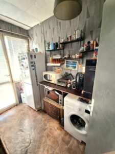 Тухлен, тристаен апаргамент до у-ще Славейков в гр. Добрич