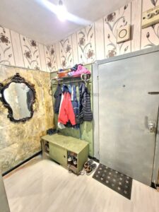 Тухлен, тристаен апаргамент до у-ще Славейков в гр. Добрич