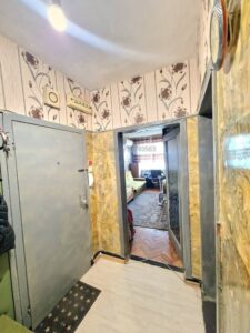 Тухлен, тристаен апаргамент до у-ще Славейков в гр. Добрич