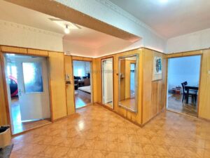 Недвижими имоти Денева продава тухлен, многостаен апартамент с гараж в кв. Добротица на гр. Добрич